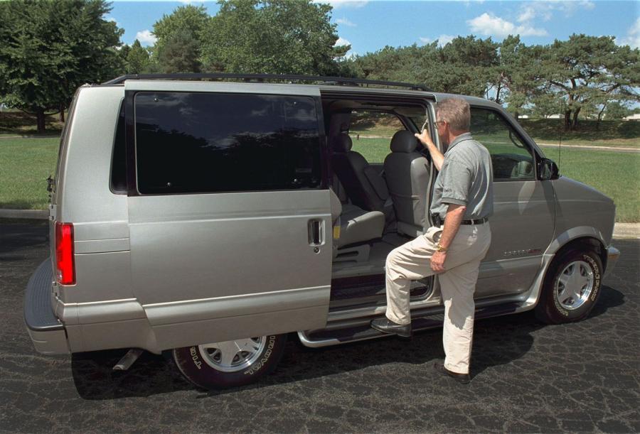  GMC Safari 1996 года  (фото 3 из 5)